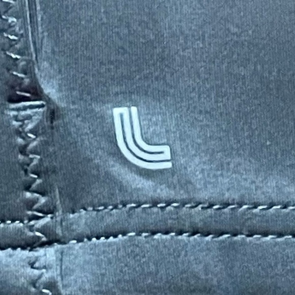 [Lolë] Spacer Funnel Neck - Black Beauty - XS - Picture 9 of 9